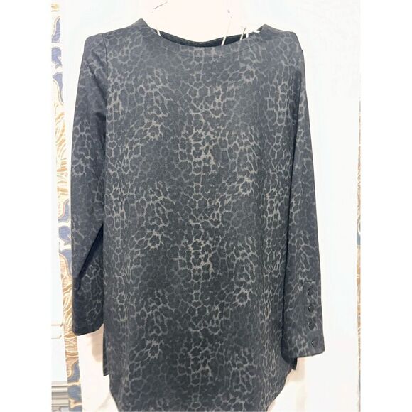Great CONDITION STUNNING Chico’s Womens animal print tunic NWOT black Size 1 (US - Picture 2 of 11